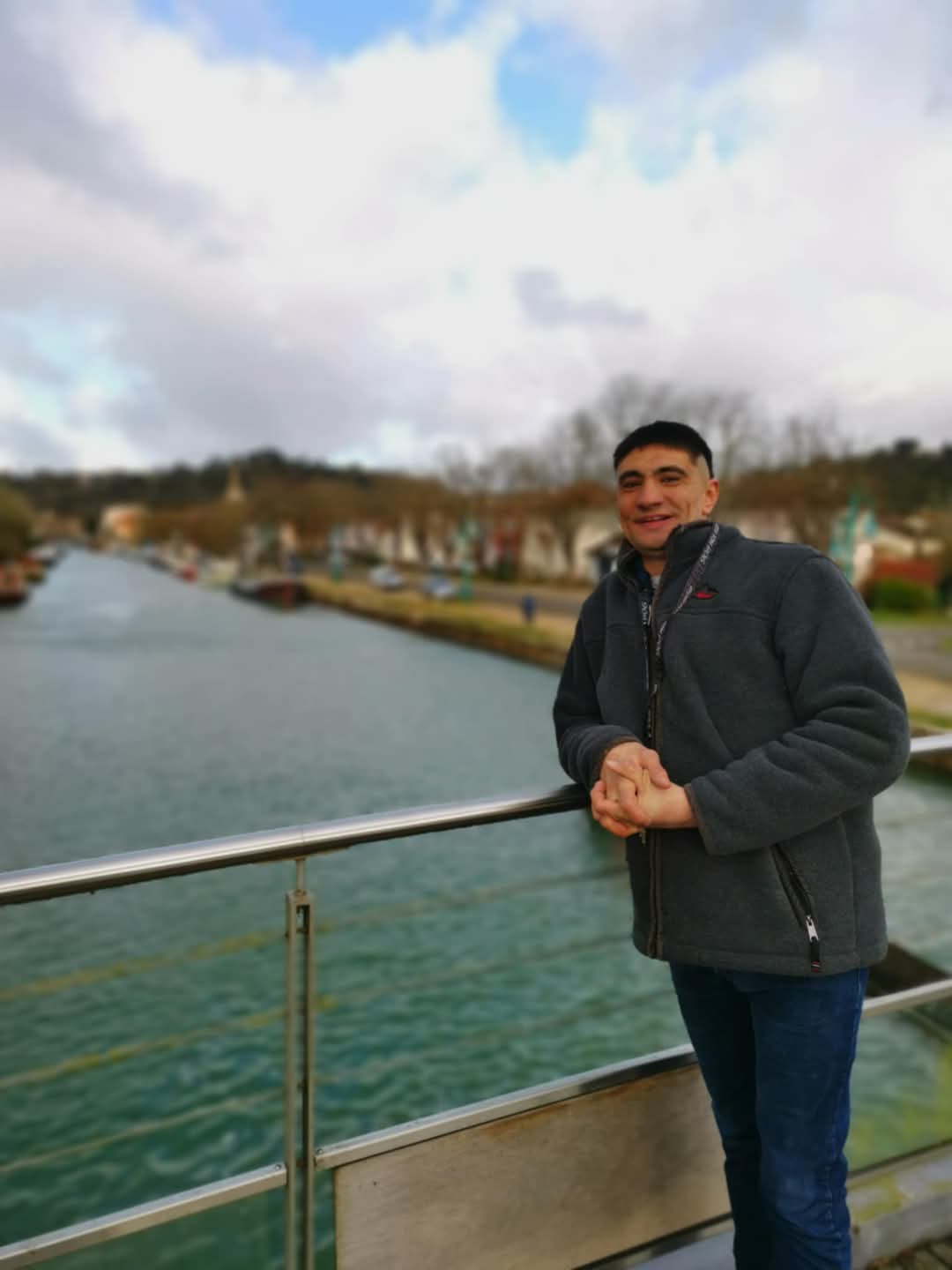 Isack - Alle - Jura | Speed Dating