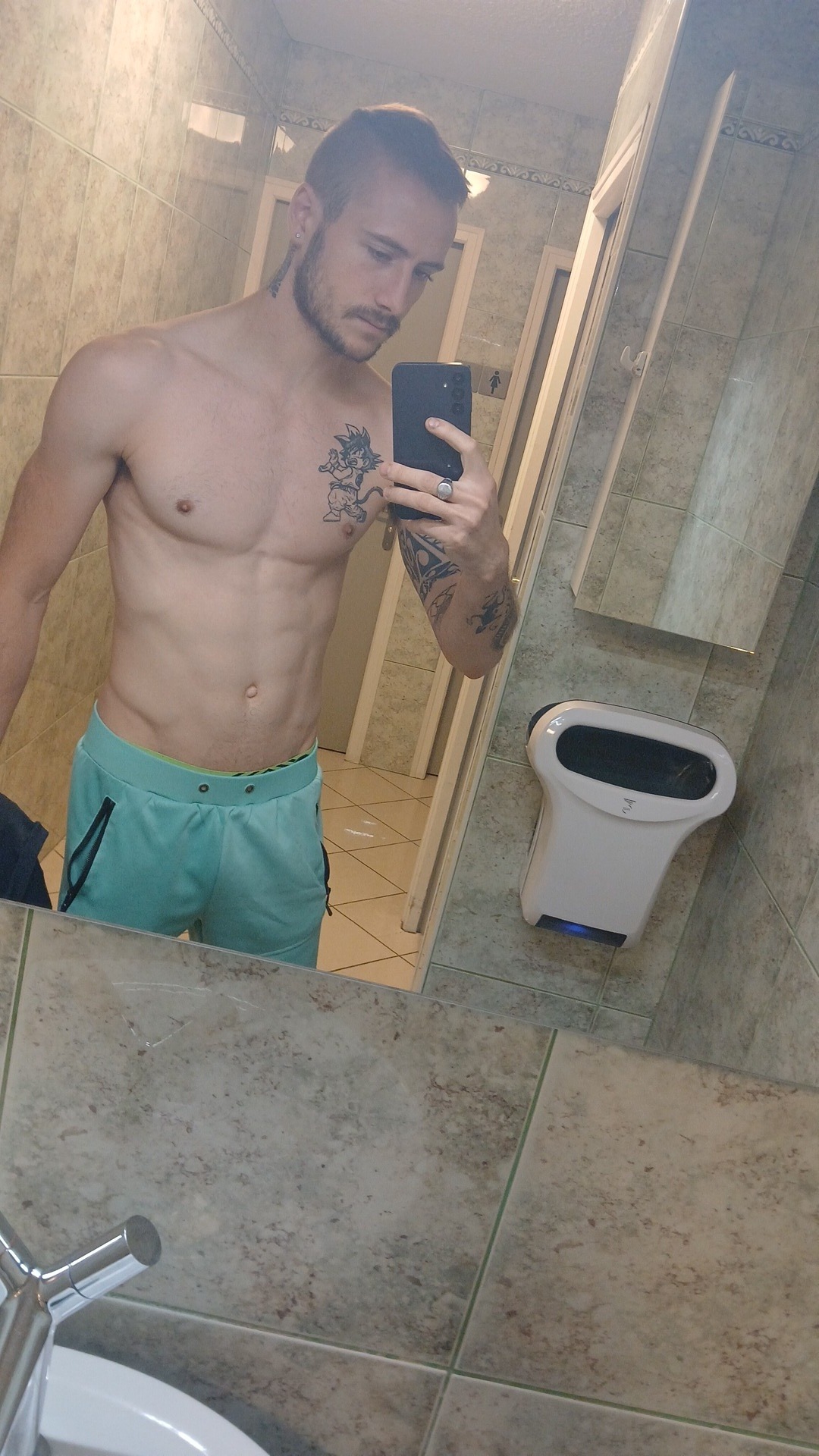 Malike - Diesbach GL - Glaris | Speed Dating